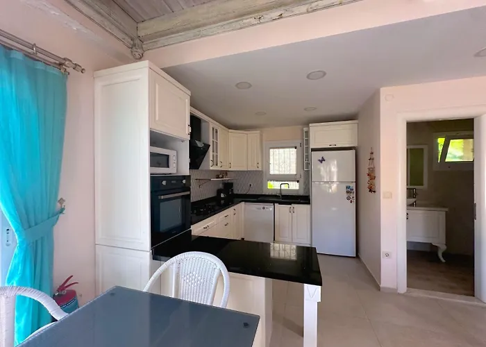 Evalacati-Villa Palma-Netflix Joy Вілла Чешме