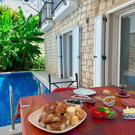 Evalacati-Villa Palma-Netflix Joy *