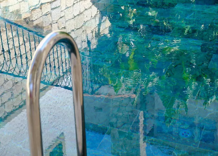 Evalacati-Villa Palma-Netflix Joy